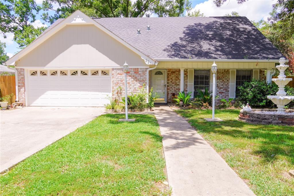 221 Normal Park Dr in Huntsville, TX - Building Photo