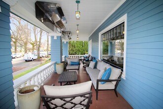 2343 NE 21st Ave in Portland, OR - Building Photo - Building Photo