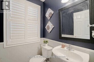 250 Woodley Cres in Milton, ON - Building Photo - Building Photo