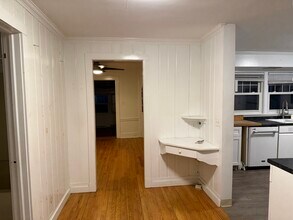 555 Main St, Unit 555 #A in Cromwell, CT - Foto de edificio - Building Photo