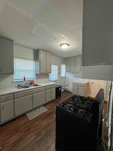 1068 N McLean Blvd-Unit -1068 in Memphis, TN - Building Photo - Building Photo