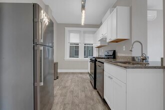 324 Summit Ave, Unit #302 in Boston, MA - Foto de edificio - Building Photo