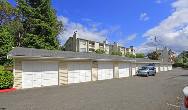 Juniper Ridge Apartments in Bellevue, WA - Building Photo - Building Photo