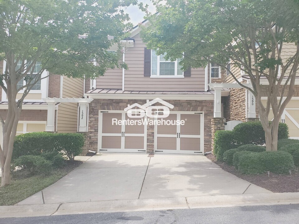 1592 Richmond Dr in Mableton, GA - Building Photo