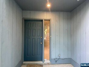 2 Daryl Ct in Glen Rock, NJ - Building Photo - Building Photo