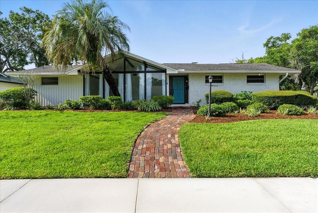2400 Deloraine Trail in Maitland, FL - Building Photo