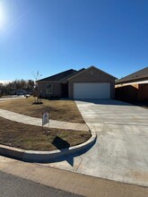 2015 Carrol St in Chickasha, OK - Building Photo - Building Photo