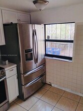 1590 NE 161st St in North Miami Beach, FL - Building Photo - Building Photo