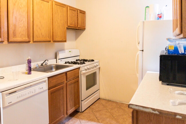property at 1101 W Barry Ave