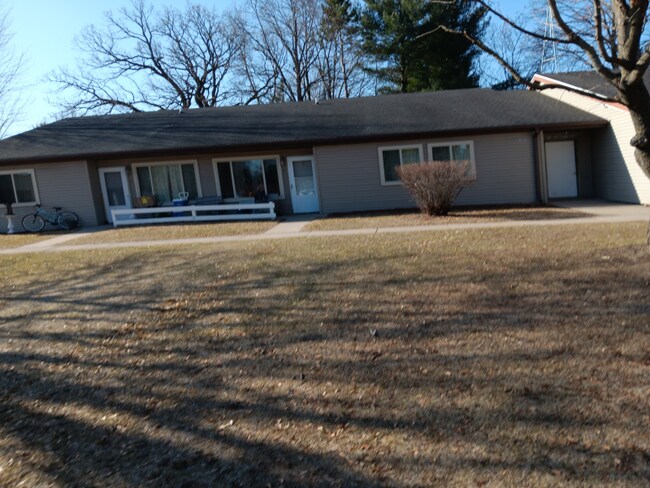 150 S Sandcrest Ave in Wautoma, WI - Building Photo - Building Photo