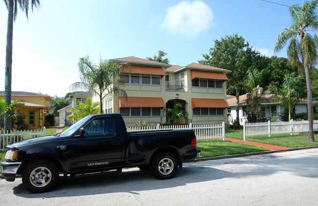 460 15th Ave N in St. Petersburg, FL - Foto de edificio - Building Photo