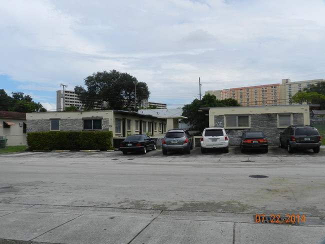 1333 NW 6th St in Miami, FL - Foto de edificio - Building Photo