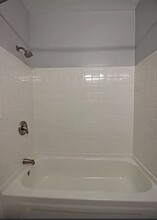 3301 D St SE, Unit 3 in Washington, DC - Building Photo - Building Photo
