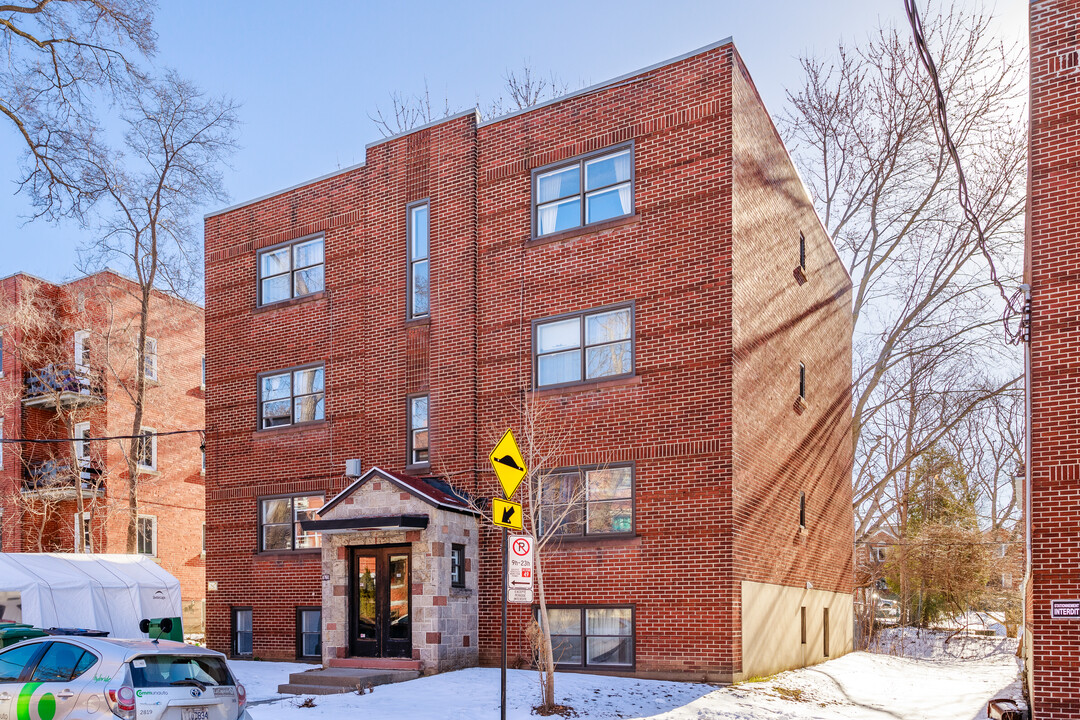 4760 Saint-Kévin Av in Montréal, QC - Building Photo