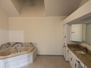 7233 NW 120th St in Oklahoma City, OK - Building Photo - Building Photo