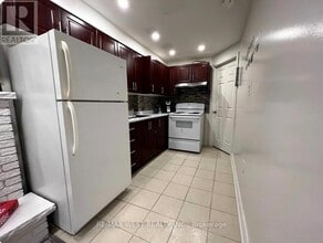 11A St Andrews Blvd in Toronto, ON - Building Photo - Building Photo