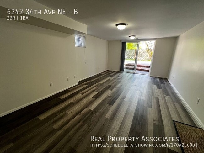 6242 34th Ave NE in Seattle, WA - Building Photo - Building Photo