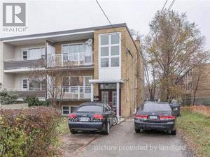 16-16 Stanstead Dr in Toronto, ON - Building Photo