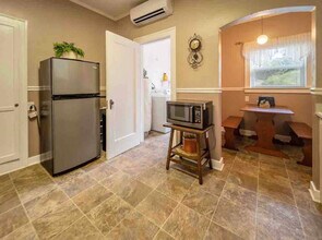 925 Parkview Ave in Redding, CA - Building Photo - Building Photo