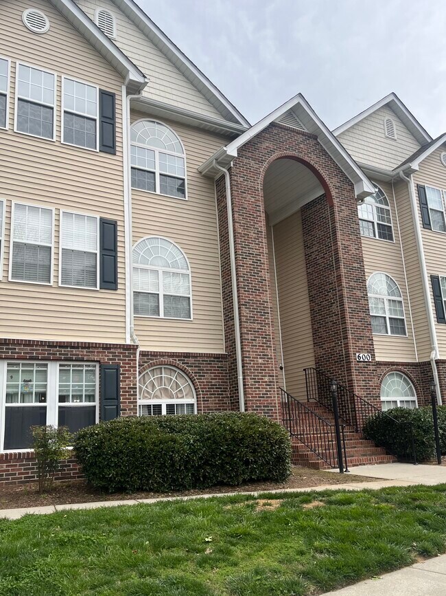 614 Ivy Glen Dr Rentals in WinstonSalem, NC