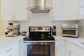 138 69th Ave N in St. Petersburg, FL - Foto de edificio - Building Photo