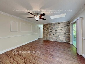 978 Oak Dr in Oviedo, FL - Foto de edificio - Building Photo