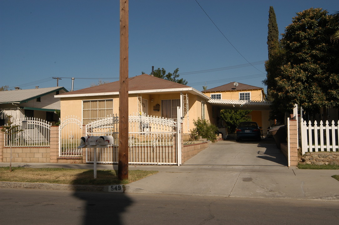 549-551 W H St in Colton, CA - Foto de edificio