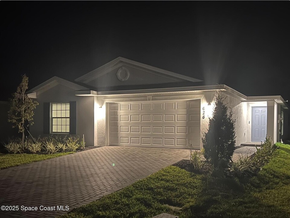 626 Dockside Dr SW in Melbourne, FL - Building Photo