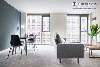 210 N Wells St in Chicago, IL - Building Photo - Building Photo