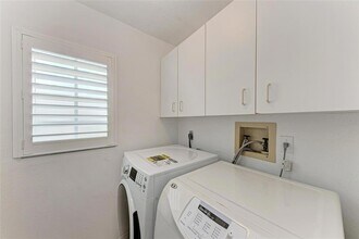 803 Montrose Dr, Unit 201 in Venice, FL - Building Photo - Building Photo