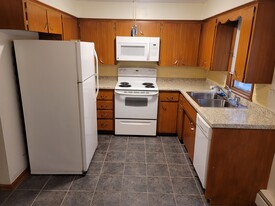 5008 Ingersoll Ave Apartamentos