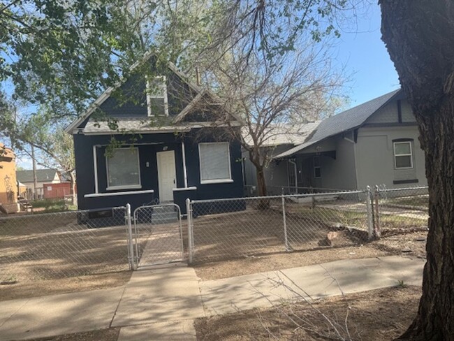 property at 716 E 2nd St