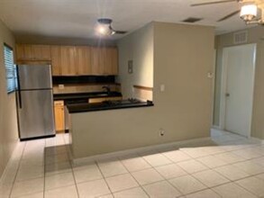 813 SW 14th Ave, Unit 1 in Fort Lauderdale, FL - Building Photo - Building Photo