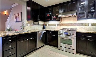 557 Selby Lane in Livermore, CA - Building Photo - Building Photo