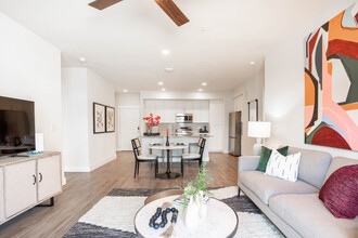 Broadstone EADO in Houston, TX - Building Photo - Interior Photo
