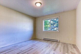114 17th Ave E in Menomonie, WI - Building Photo - Building Photo