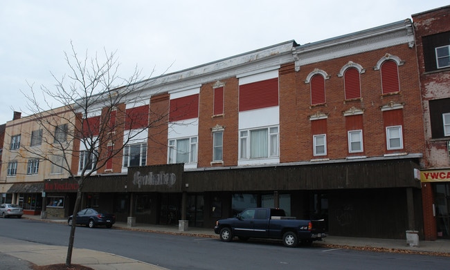 21 Bleecker St
