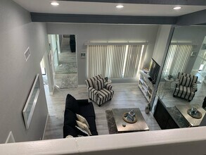 326 Sonora Dr in Camarillo, CA - Building Photo - Building Photo