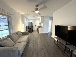 2309 Van Buren St in Hollywood, FL - Building Photo - Building Photo