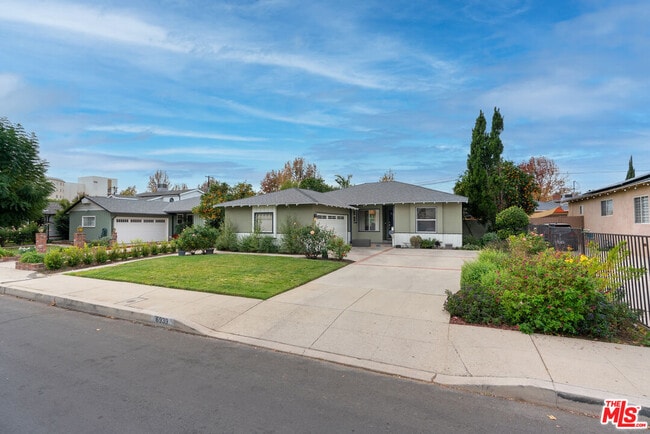 6939 Noble Ave in Los Angeles, CA - Building Photo - Building Photo