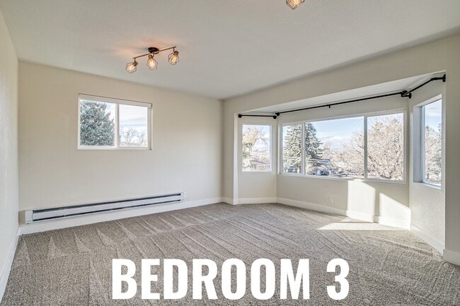 10490 W Dakota Ave in Lakewood, CO - Foto de edificio - Building Photo