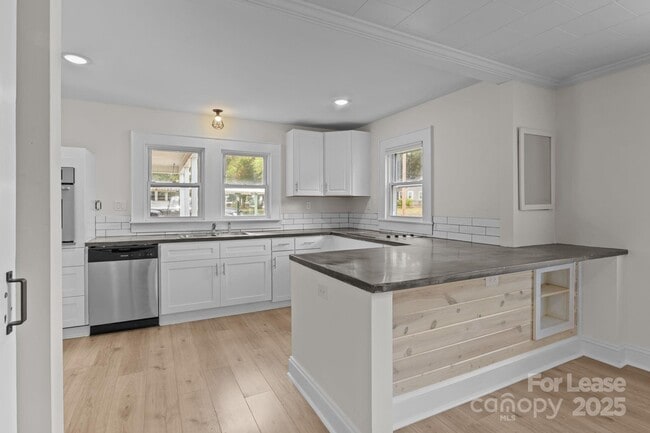 765 N Church St in Mooresville, NC - Building Photo - Building Photo