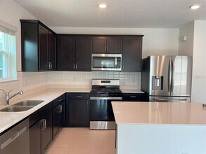 3943 Almond Brk Blvd in Land O Lakes, FL - Foto de edificio - Building Photo