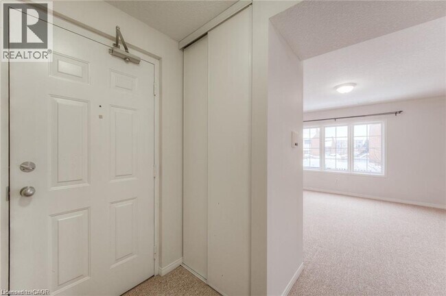 12 Holborn Dr in Kitchener, ON - Building Photo - Building Photo