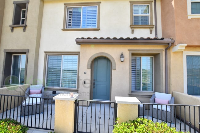1795 Saltaire Pl in San Diego, CA - Foto de edificio - Building Photo