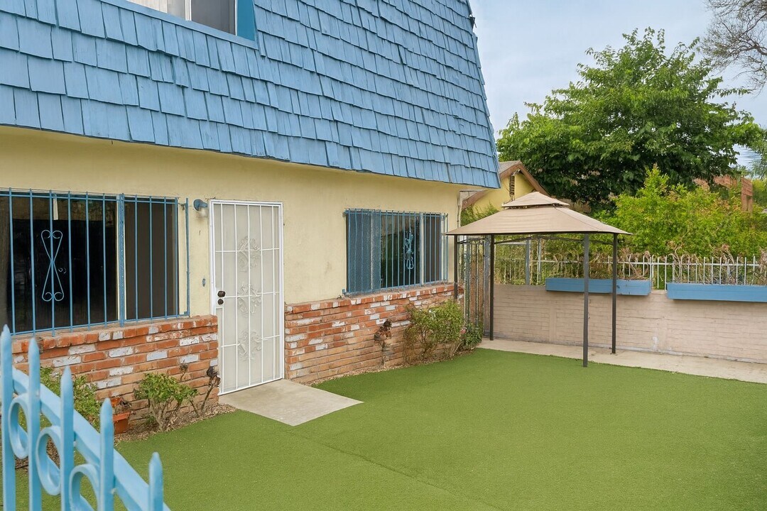 548 Hyde Park Pl, Unit 1 in Inglewood, CA - Building Photo
