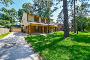 3934 Forest Village Dr in Houston, TX - Building Photo
