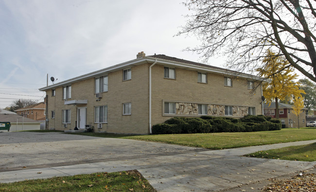 7922 W Morgan Ave in Milwaukee, WI - Building Photo - Building Photo