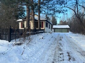 541 W Wabasha St in Duluth, MN - Building Photo