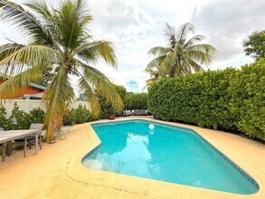 1861 SW 36th Ave in Fort Lauderdale, FL - Building Photo - Building Photo